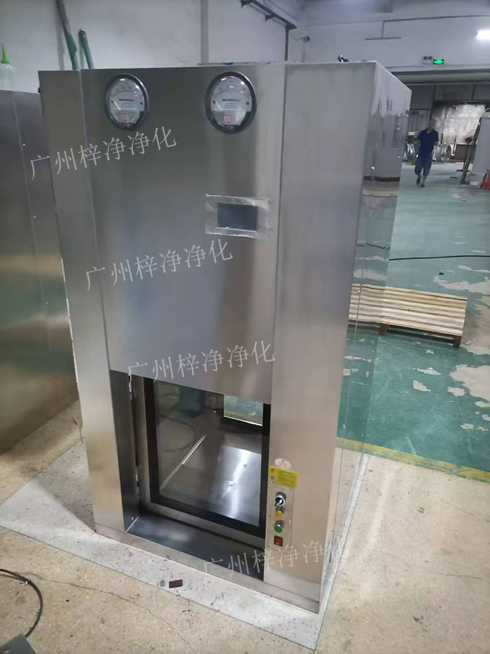 全自动传送窗在机器人机械臂配合的设计要求